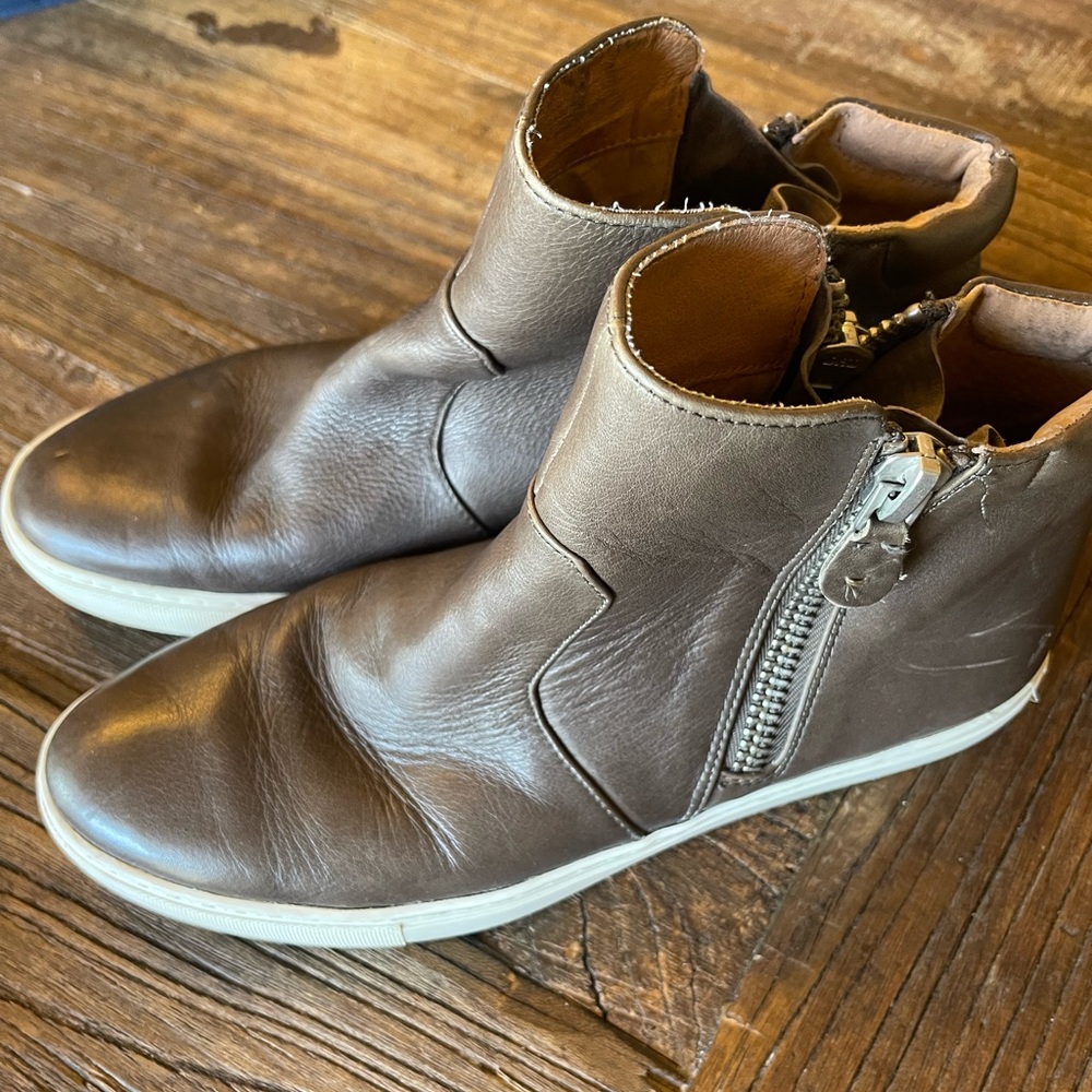 Kenneth Cole Gentle Soul Leather Boots